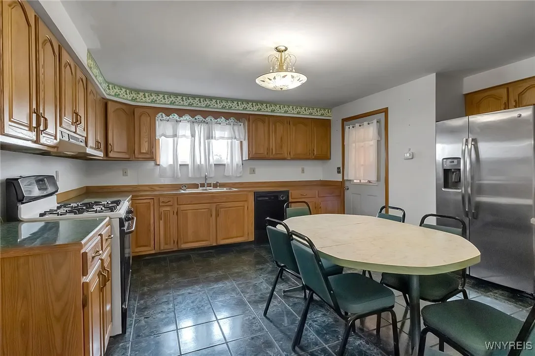 428 Kennedy Road, Cheektowaga, New York 14227, Cheektowaga, New York 14227, 4 Bedrooms Bedrooms, ,2 BathroomsBathrooms,Residential,For Sale,428 Kennedy Road, Cheektowaga, New York 14227,0,B1628251