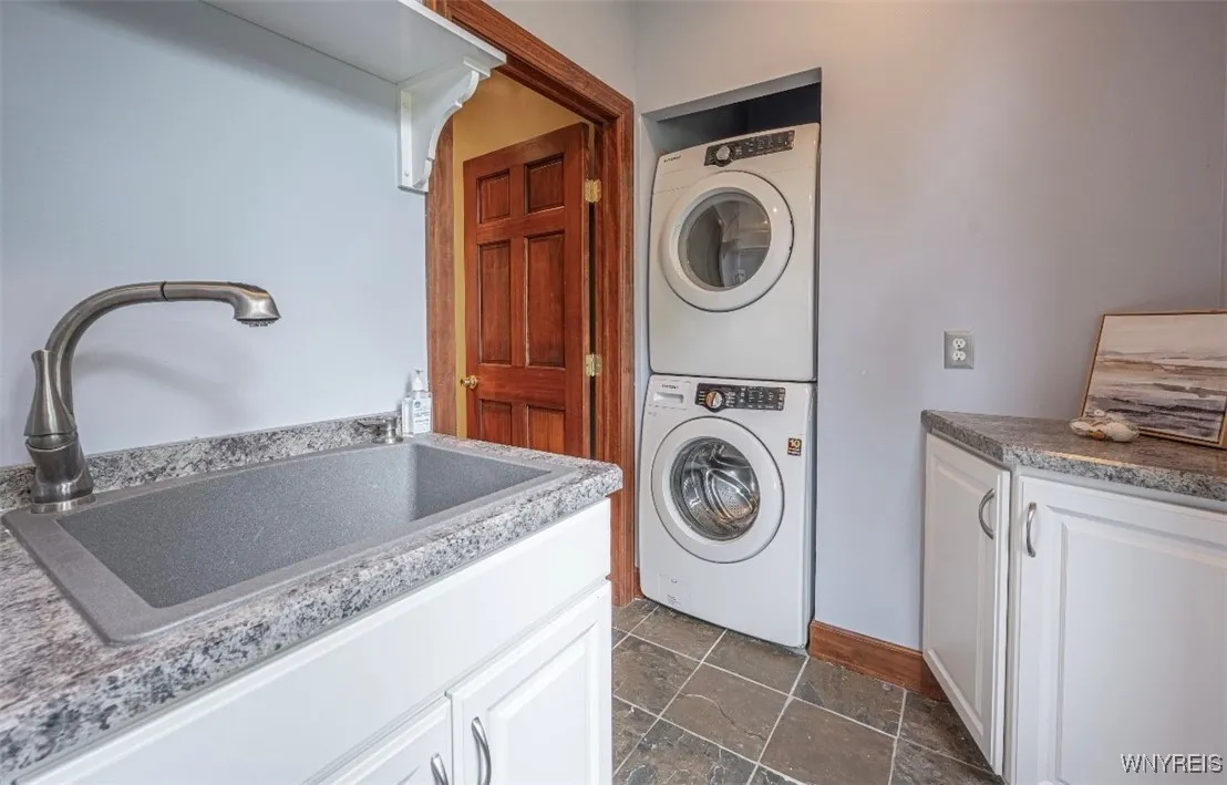 2199 Lake Road, Porter, New York 14131, Porter, New York 14131, 3 Bedrooms Bedrooms, 10 Rooms Rooms,2 BathroomsBathrooms,Residential,Closed,2199 Lake Road, Porter, New York 14131,0,B1632305