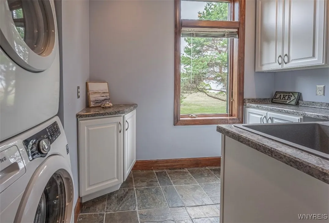 2199 Lake Road, Porter, New York 14131, Porter, New York 14131, 3 Bedrooms Bedrooms, 10 Rooms Rooms,2 BathroomsBathrooms,Residential,Closed,2199 Lake Road, Porter, New York 14131,0,B1632305