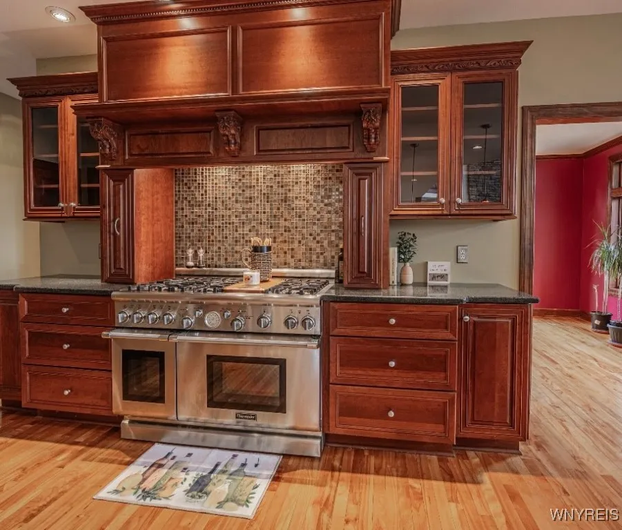 2199 Lake Road, Porter, New York 14131, Porter, New York 14131, 3 Bedrooms Bedrooms, 10 Rooms Rooms,2 BathroomsBathrooms,Residential,Closed,2199 Lake Road, Porter, New York 14131,0,B1632305