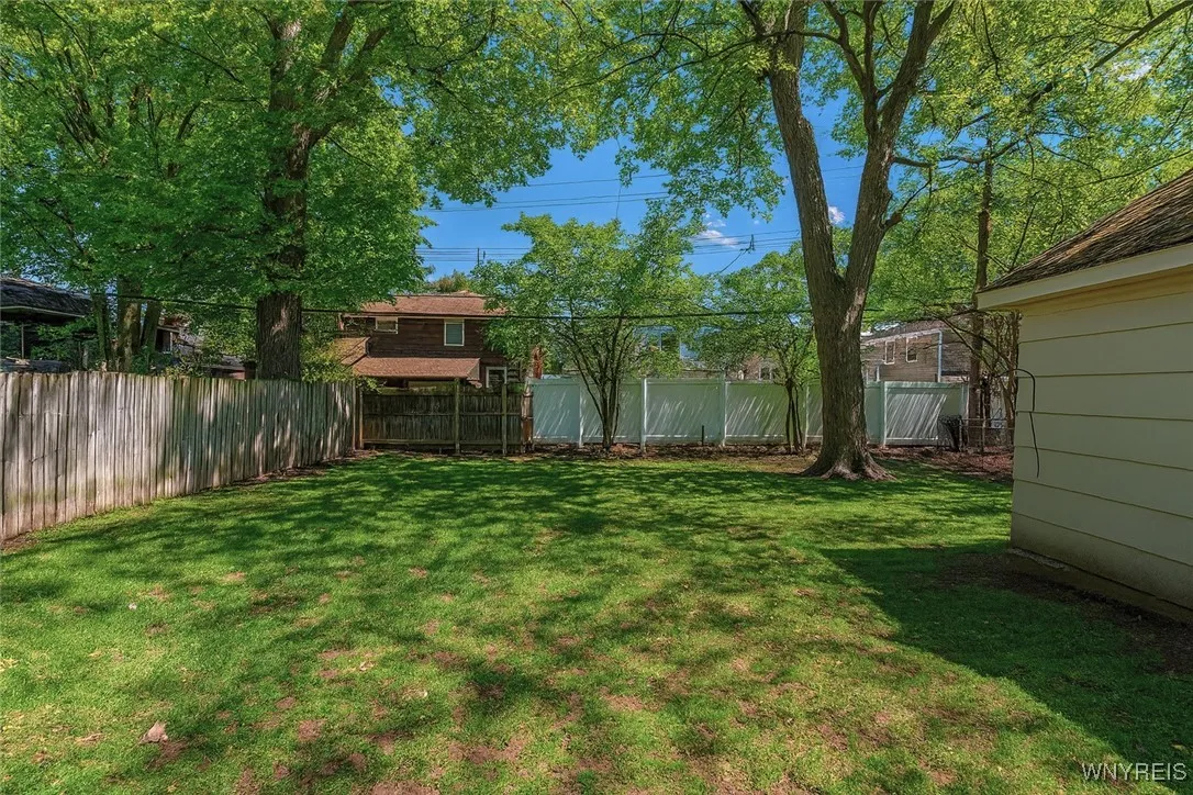 69 Ashford Avenue, Tonawanda, New York 14150, Tonawanda, New York 14150, 4 Bedrooms Bedrooms, 8 Rooms Rooms,1 BathroomBathrooms,Residential,For Sale,69 Ashford Avenue, Tonawanda, New York 14150,0,B1632616