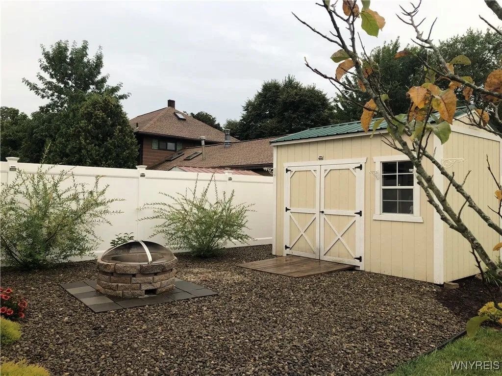 2 DOOR  20 X 18; SHED/RAMP/STEEL ROOF