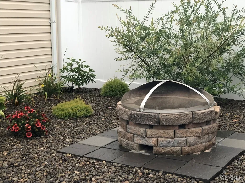 BRICK WOOD BURNING FIRE PIT W/COVER