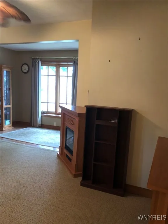 HDWD UNDER CARPETS