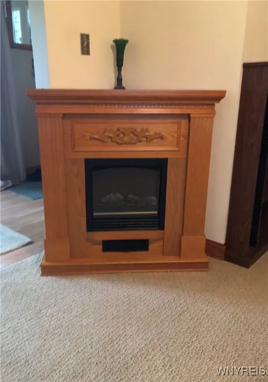 CORNER ELECTRIC DECORATOR FIRE PLACE