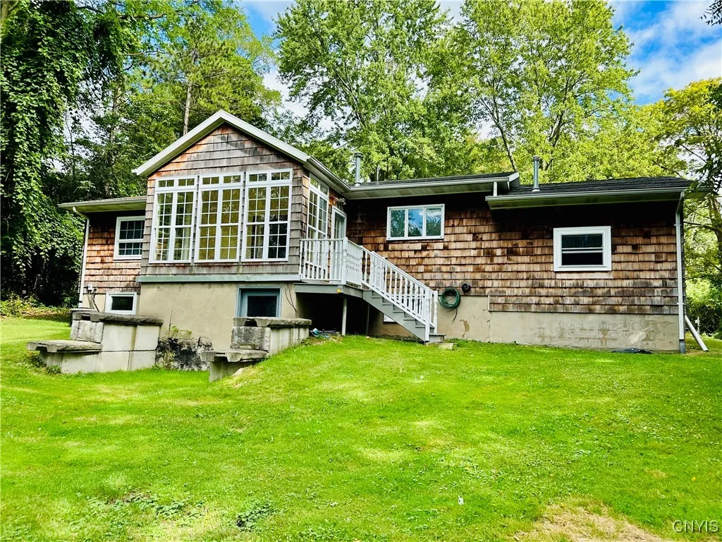 977 Old Seneca Turnpike, Skaneateles, New York 131, Skaneateles, New York 13152, 3 Bedrooms Bedrooms, 6 Rooms Rooms,1 BathroomBathrooms,Residential,Closed,977 Old Seneca Turnpike, Skaneateles, New York 131,0,S1621584