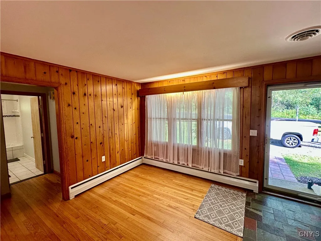 977 Old Seneca Turnpike, Skaneateles, New York 131, Skaneateles, New York 13152, 3 Bedrooms Bedrooms, 6 Rooms Rooms,1 BathroomBathrooms,Residential,Closed,977 Old Seneca Turnpike, Skaneateles, New York 131,0,S1621584