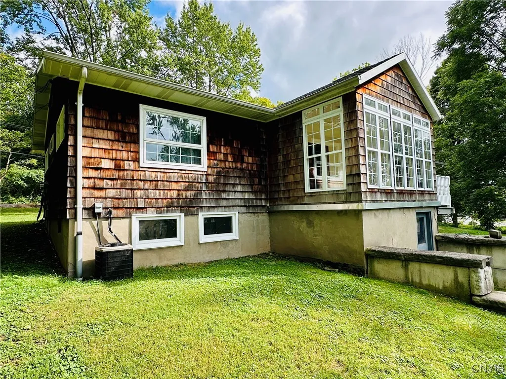 977 Old Seneca Turnpike, Skaneateles, New York 131, Skaneateles, New York 13152, 3 Bedrooms Bedrooms, 6 Rooms Rooms,1 BathroomBathrooms,Residential,Closed,977 Old Seneca Turnpike, Skaneateles, New York 131,0,S1621584