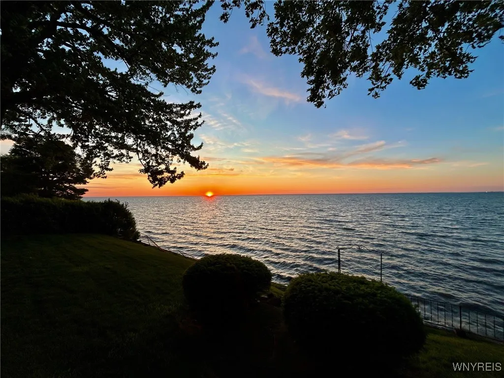 4998 Lake Shore Road, Hamburg, New York 14075, Hamburg, New York 14075, 4 Bedrooms Bedrooms, 10 Rooms Rooms,1 BathroomBathrooms,Residential,For Sale,4998 Lake Shore Road, Hamburg, New York 14075,B1632070