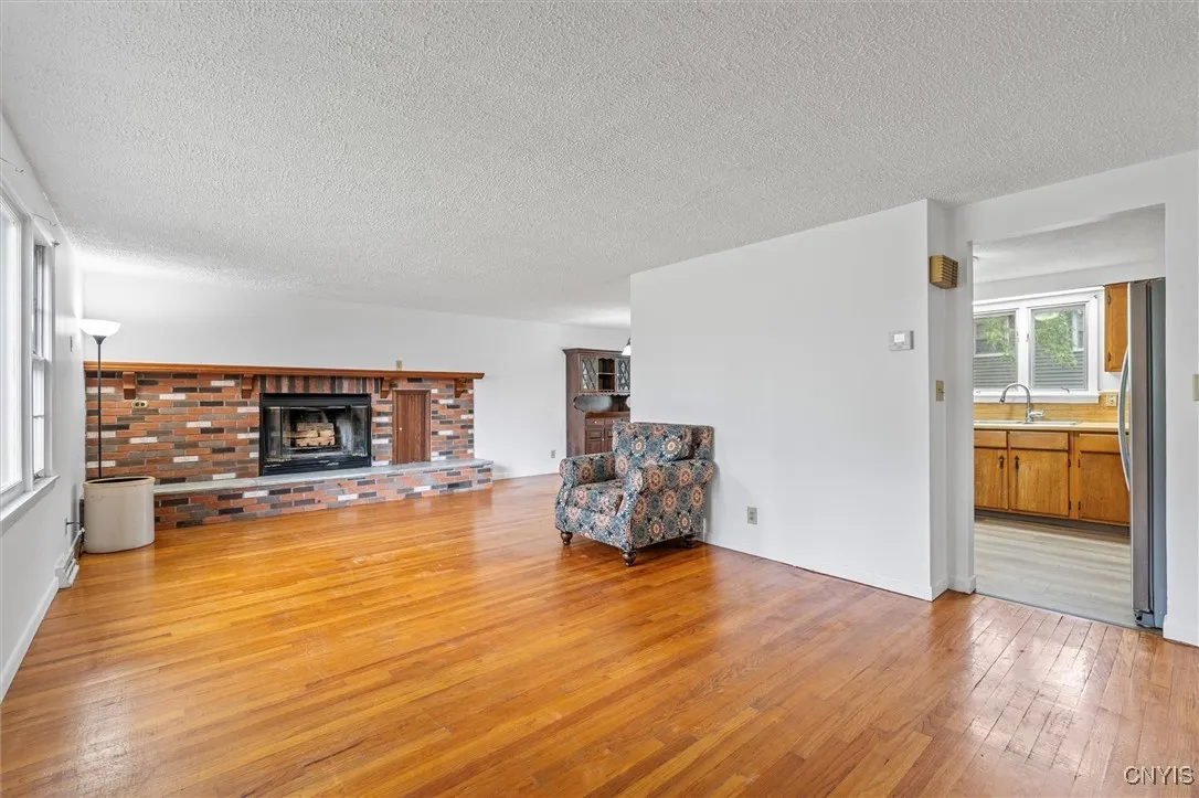 114 Glenwood Drive South, Clay, New York 13090, Clay, New York 13090, 4 Bedrooms Bedrooms, 10 Rooms Rooms,2 BathroomsBathrooms,Residential,For Sale,114 Glenwood Drive South, Clay, New York 13090,0,S1632117