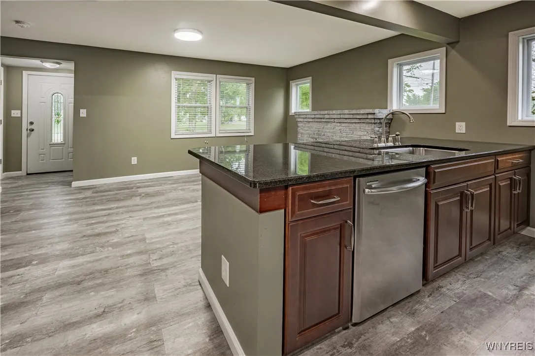 7211 Packard Road, Niagara, New York 14304, Niagara, New York 14304, 4 Bedrooms Bedrooms, 7 Rooms Rooms,1 BathroomBathrooms,Residential,Closed,7211 Packard Road, Niagara, New York 14304,0,B1632400