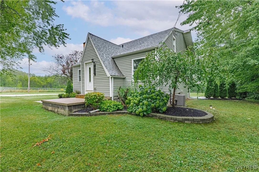 7211 Packard Road, Niagara, New York 14304, Niagara, New York 14304, 4 Bedrooms Bedrooms, 7 Rooms Rooms,1 BathroomBathrooms,Residential,Closed,7211 Packard Road, Niagara, New York 14304,0,B1632400