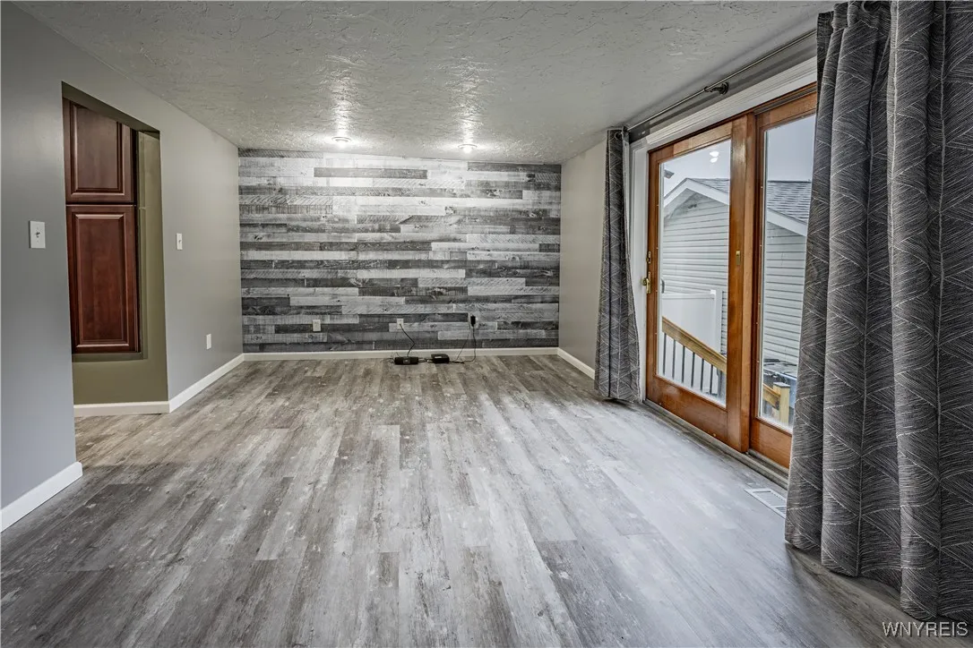 7211 Packard Road, Niagara, New York 14304, Niagara, New York 14304, 4 Bedrooms Bedrooms, 7 Rooms Rooms,1 BathroomBathrooms,Residential,Closed,7211 Packard Road, Niagara, New York 14304,0,B1632400