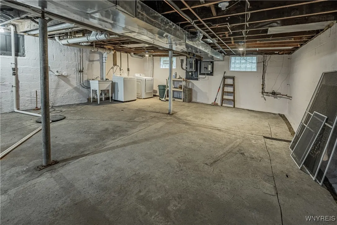 7211 Packard Road, Niagara, New York 14304, Niagara, New York 14304, 4 Bedrooms Bedrooms, 7 Rooms Rooms,1 BathroomBathrooms,Residential,Closed,7211 Packard Road, Niagara, New York 14304,0,B1632400