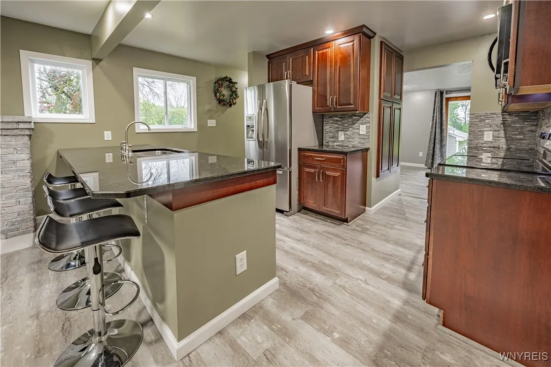 7211 Packard Road, Niagara, New York 14304, Niagara, New York 14304, 4 Bedrooms Bedrooms, 7 Rooms Rooms,1 BathroomBathrooms,Residential,Closed,7211 Packard Road, Niagara, New York 14304,0,B1632400