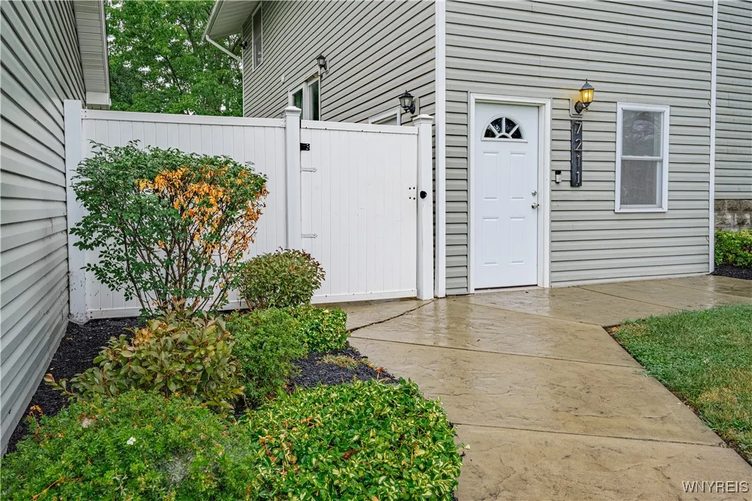 7211 Packard Road, Niagara, New York 14304, Niagara, New York 14304, 4 Bedrooms Bedrooms, 7 Rooms Rooms,1 BathroomBathrooms,Residential,Closed,7211 Packard Road, Niagara, New York 14304,0,B1632400