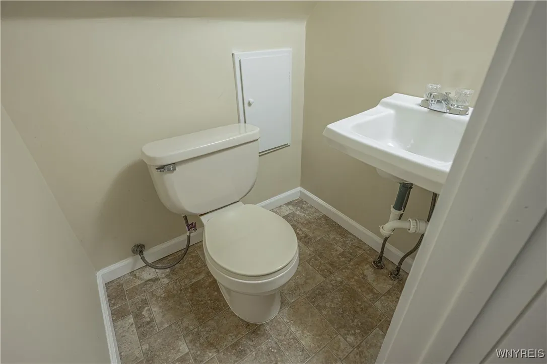 7211 Packard Road, Niagara, New York 14304, Niagara, New York 14304, 4 Bedrooms Bedrooms, 7 Rooms Rooms,1 BathroomBathrooms,Residential,Closed,7211 Packard Road, Niagara, New York 14304,0,B1632400