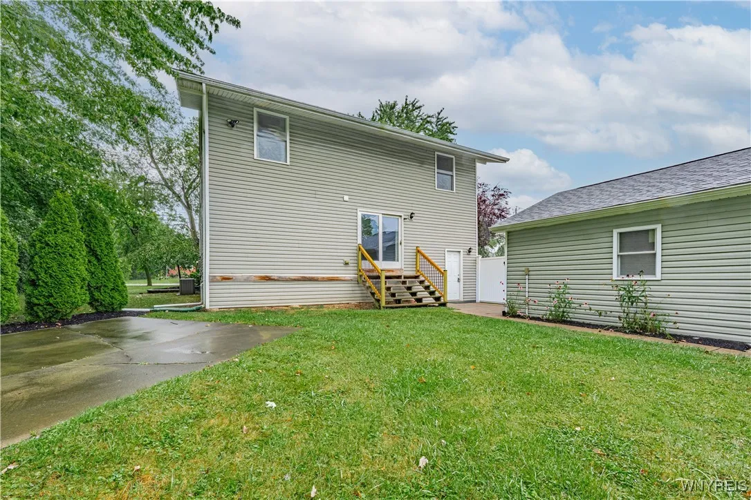 7211 Packard Road, Niagara, New York 14304, Niagara, New York 14304, 4 Bedrooms Bedrooms, 7 Rooms Rooms,1 BathroomBathrooms,Residential,Closed,7211 Packard Road, Niagara, New York 14304,0,B1632400