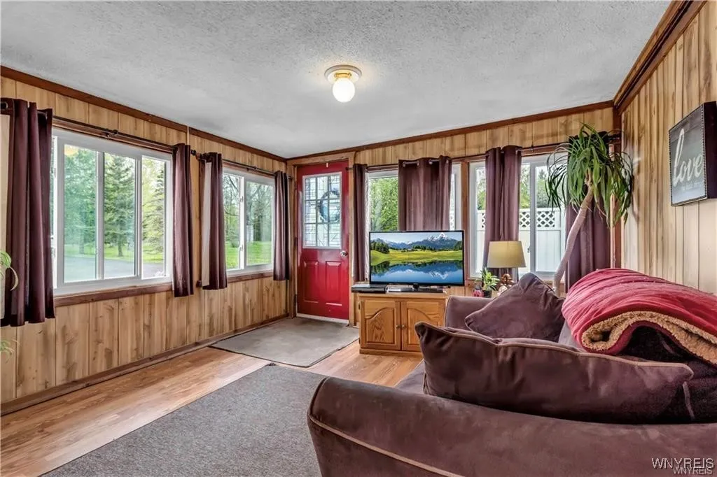 8420 Northfield Road, Clarence, New York 14032, Clarence, New York 14032, 3 Bedrooms Bedrooms, 8 Rooms Rooms,1 BathroomBathrooms,Residential,For Sale,8420 Northfield Road, Clarence, New York 14032,B1632629