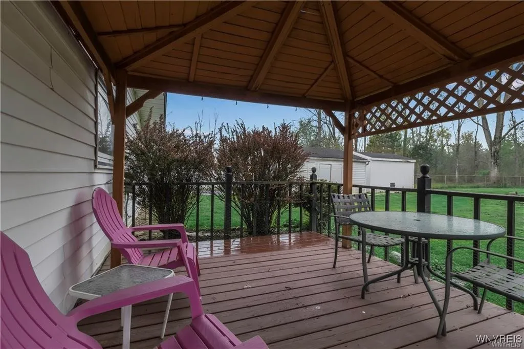 8420 Northfield Road, Clarence, New York 14032, Clarence, New York 14032, 3 Bedrooms Bedrooms, 8 Rooms Rooms,1 BathroomBathrooms,Residential,For Sale,8420 Northfield Road, Clarence, New York 14032,B1632629