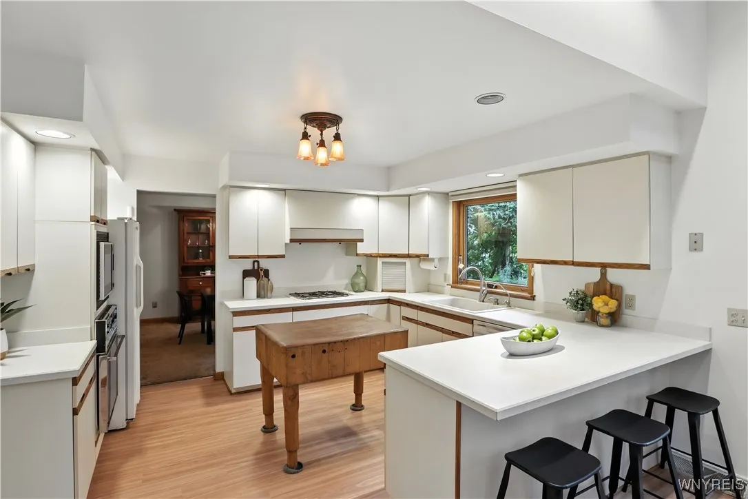 5230 South Freeman Road, Orchard Park, New York 14, Orchard Park, New York 14127, 4 Bedrooms Bedrooms, 8 Rooms Rooms,2 BathroomsBathrooms,Residential,For Sale,5230 South Freeman Road, Orchard Park, New York 14,B1629671