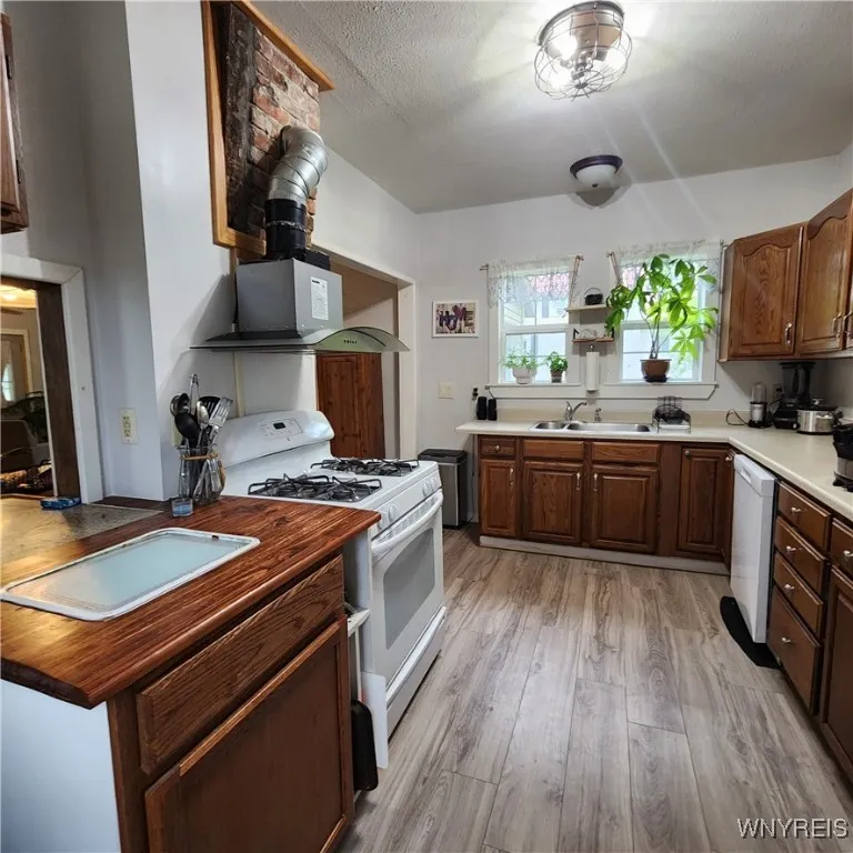 3695 Route 39, Collins, New York 14034, Collins, New York 14034, 3 Bedrooms Bedrooms, 7 Rooms Rooms,1 BathroomBathrooms,Residential,Closed,3695 Route 39, Collins, New York 14034,0,B1632278