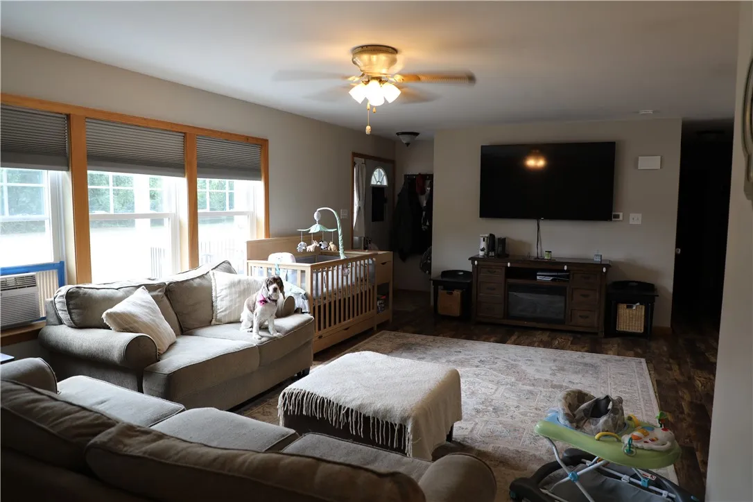 7422 Robinson Road, Throop, New York 13021, Throop, New York 13021, 3 Bedrooms Bedrooms, 7 Rooms Rooms,1 BathroomBathrooms,Residential,Closed,7422 Robinson Road, Throop, New York 13021,0,R1632367