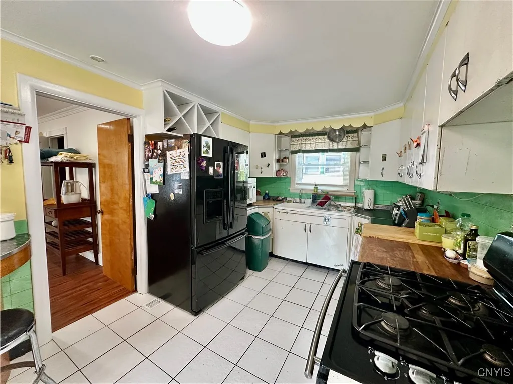 175 East 4th Street, Oswego, New York 13126, Oswego, New York 13126, 4 Bedrooms Bedrooms, 8 Rooms Rooms,2 BathroomsBathrooms,Residential,Closed,175 East 4th Street, Oswego, New York 13126,0,S1632672