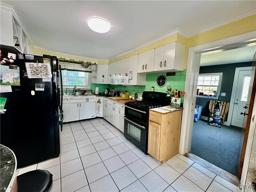 175 East 4th Street, Oswego, New York 13126, Oswego, New York 13126, 4 Bedrooms Bedrooms, 8 Rooms Rooms,2 BathroomsBathrooms,Residential,Closed,175 East 4th Street, Oswego, New York 13126,0,S1632672