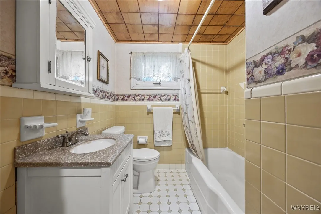 99 Maryon Drive, West Seneca, New York 14220, West Seneca, New York 14220, 3 Bedrooms Bedrooms, 6 Rooms Rooms,1 BathroomBathrooms,Residential,For Sale,99 Maryon Drive, West Seneca, New York 14220,B1632669