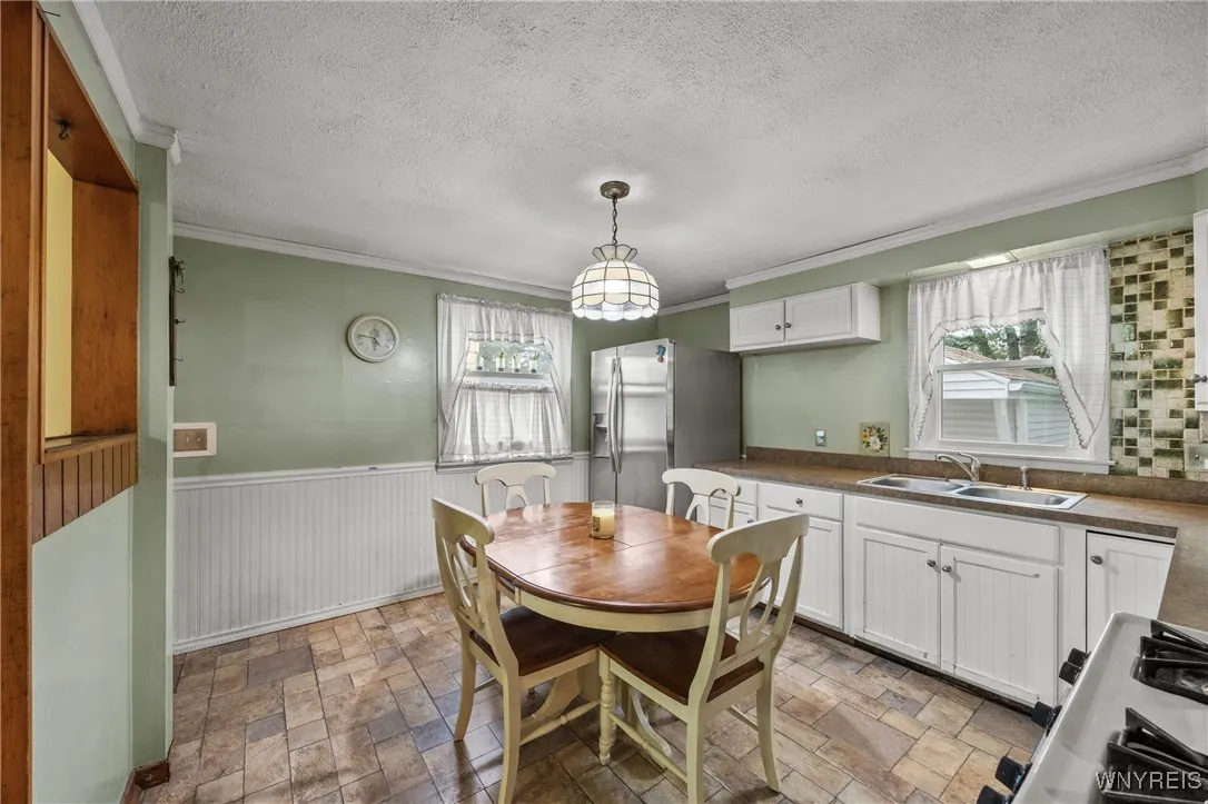 99 Maryon Drive, West Seneca, New York 14220, West Seneca, New York 14220, 3 Bedrooms Bedrooms, 6 Rooms Rooms,1 BathroomBathrooms,Residential,For Sale,99 Maryon Drive, West Seneca, New York 14220,B1632669