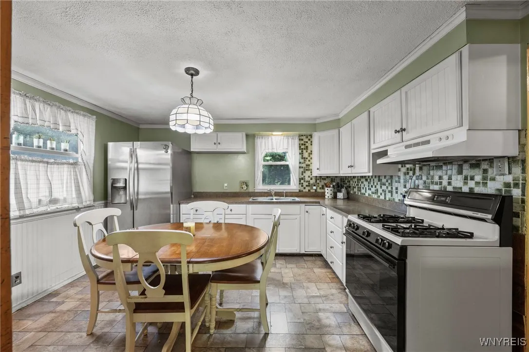 99 Maryon Drive, West Seneca, New York 14220, West Seneca, New York 14220, 3 Bedrooms Bedrooms, 6 Rooms Rooms,1 BathroomBathrooms,Residential,For Sale,99 Maryon Drive, West Seneca, New York 14220,B1632669