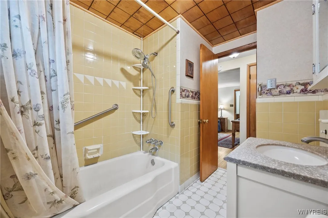 99 Maryon Drive, West Seneca, New York 14220, West Seneca, New York 14220, 3 Bedrooms Bedrooms, 6 Rooms Rooms,1 BathroomBathrooms,Residential,For Sale,99 Maryon Drive, West Seneca, New York 14220,B1632669