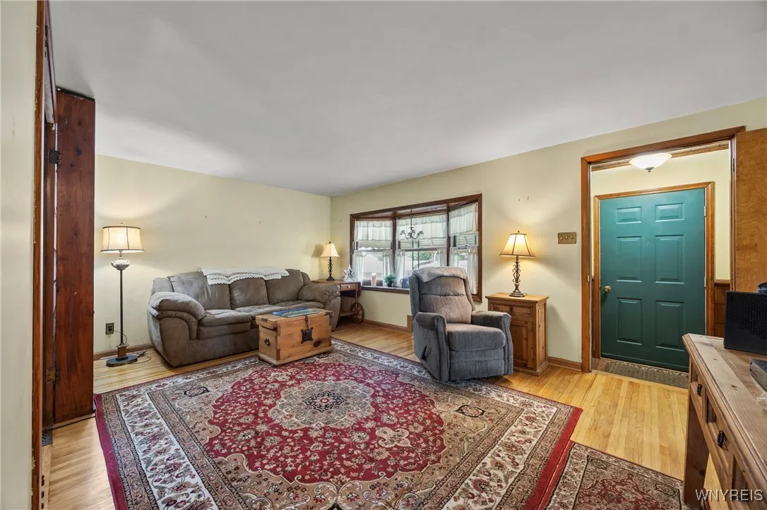99 Maryon Drive, West Seneca, New York 14220, West Seneca, New York 14220, 3 Bedrooms Bedrooms, 6 Rooms Rooms,1 BathroomBathrooms,Residential,For Sale,99 Maryon Drive, West Seneca, New York 14220,B1632669