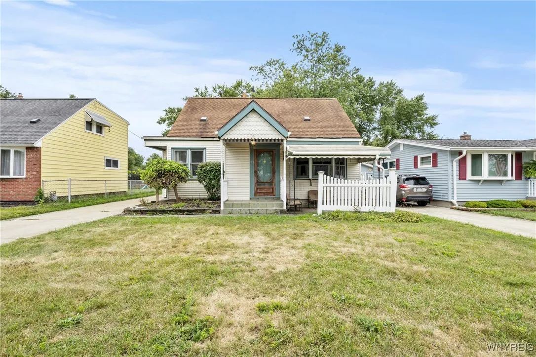 99 Maryon Drive, West Seneca, New York 14220, West Seneca, New York 14220, 3 Bedrooms Bedrooms, 6 Rooms Rooms,1 BathroomBathrooms,Residential,For Sale,99 Maryon Drive, West Seneca, New York 14220,B1632669