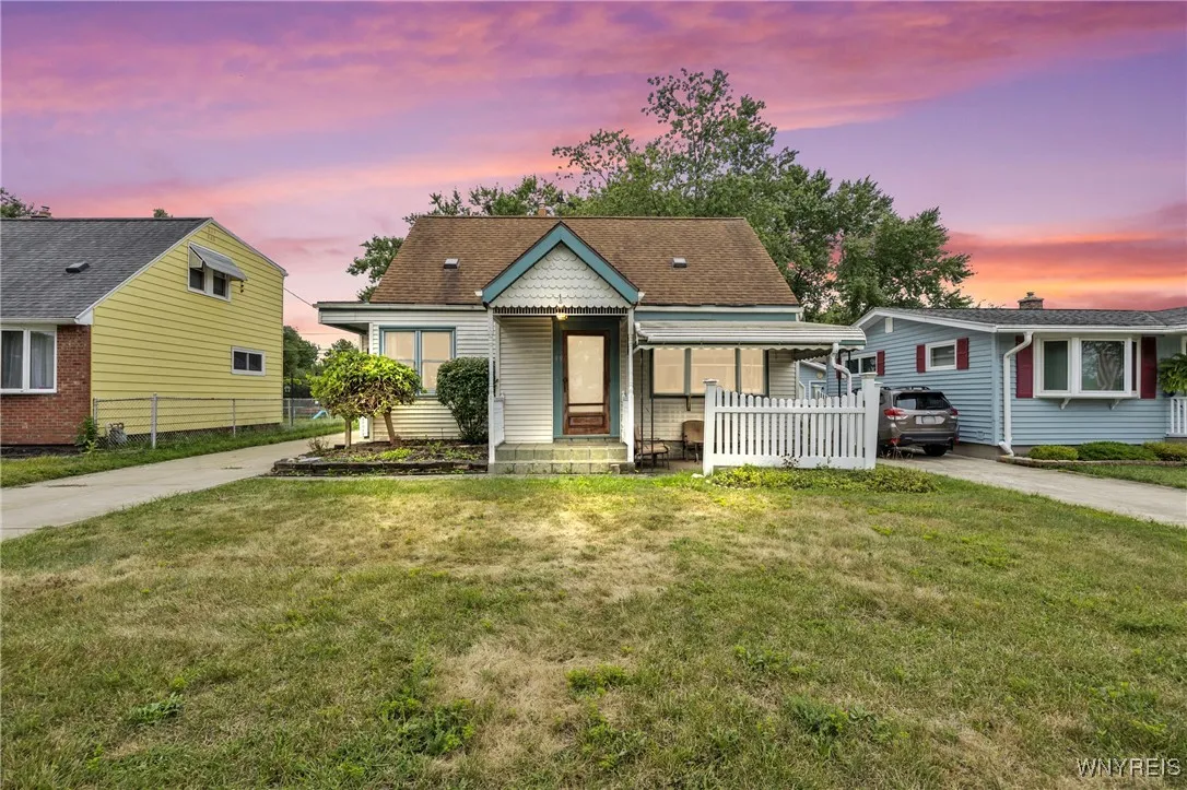 99 Maryon Drive, West Seneca, New York 14220, West Seneca, New York 14220, 3 Bedrooms Bedrooms, 6 Rooms Rooms,1 BathroomBathrooms,Residential,For Sale,99 Maryon Drive, West Seneca, New York 14220,B1632669