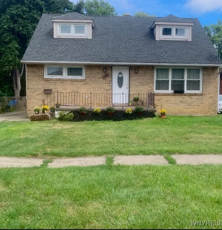 392 South Shore Boulevard, Lackawanna, New York 14, Lackawanna, New York 14218, 3 Bedrooms Bedrooms, 8 Rooms Rooms,1 BathroomBathrooms,Residential,Closed,392 South Shore Boulevard, Lackawanna, New York 14,0,B1632661