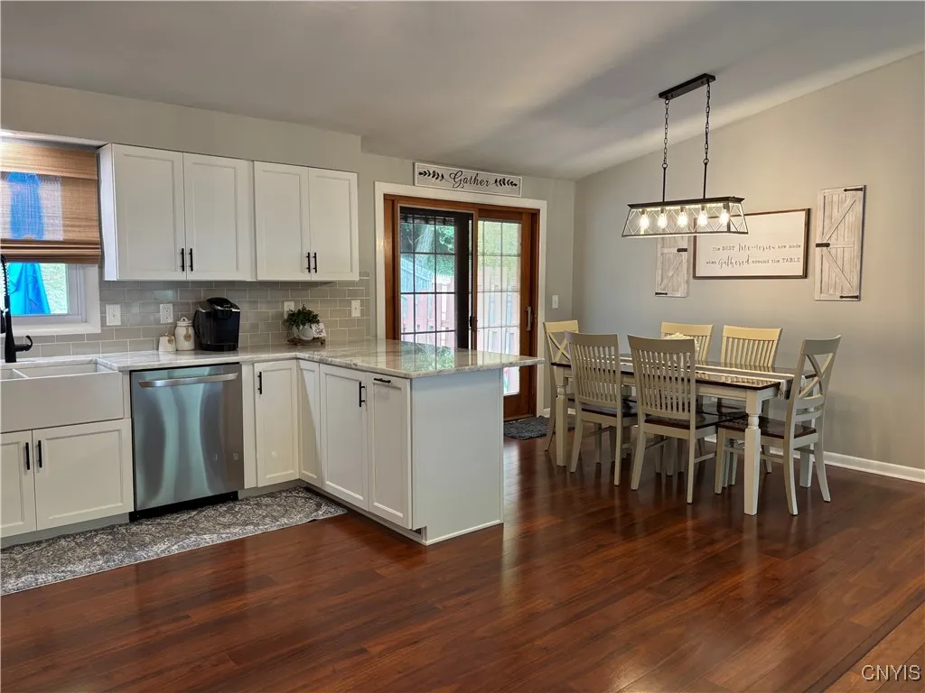 Newly remodeled kitchen.