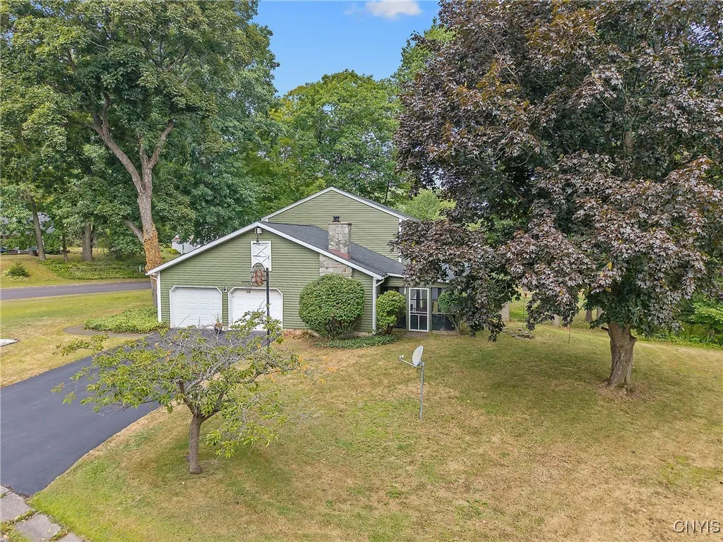 46 Burden Drive, Oswego, New York 13126, Oswego, New York 13126, 4 Bedrooms Bedrooms, 10 Rooms Rooms,2 BathroomsBathrooms,Residential,For Sale,46 Burden Drive, Oswego, New York 13126,S1630930