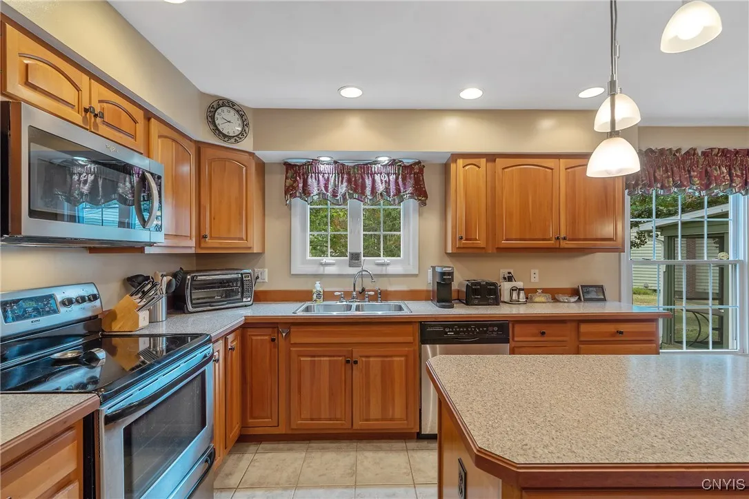 46 Burden Drive, Oswego, New York 13126, Oswego, New York 13126, 4 Bedrooms Bedrooms, 10 Rooms Rooms,2 BathroomsBathrooms,Residential,For Sale,46 Burden Drive, Oswego, New York 13126,S1630930