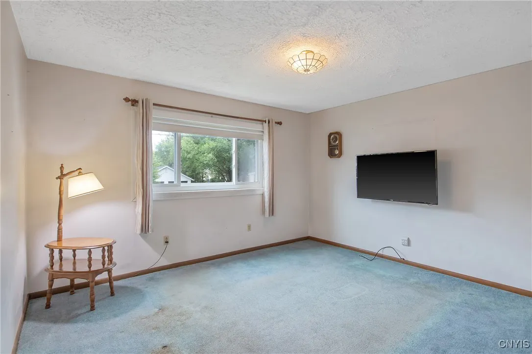 Spacious living room