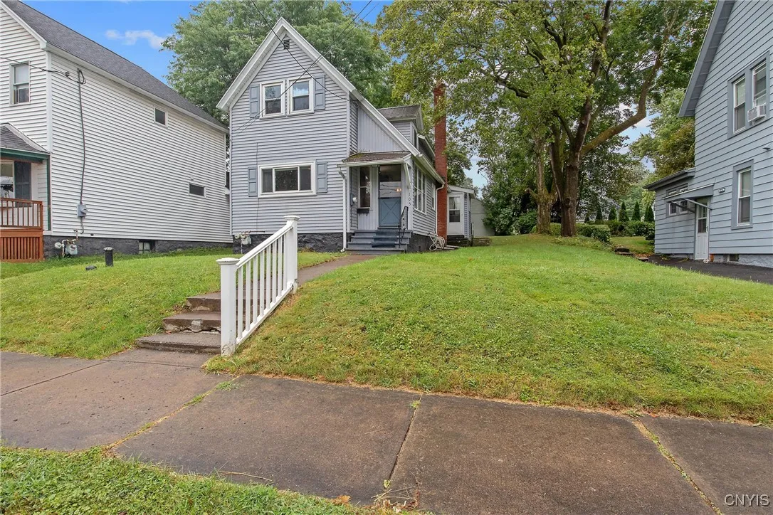 105 Avoca Street, Syracuse, New York 13204, Syracuse, New York 13204, 3 Bedrooms Bedrooms, 7 Rooms Rooms,1 BathroomBathrooms,Residential,For Sale,105 Avoca Street, Syracuse, New York 13204,S1632426