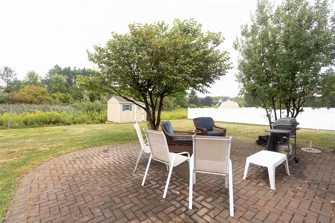 8 Westhampton, Geneseo, New York 14454, Geneseo, New York 14454, 4 Bedrooms Bedrooms, 7 Rooms Rooms,3 BathroomsBathrooms,Residential,For Sale,8 Westhampton, Geneseo, New York 14454,R1632067