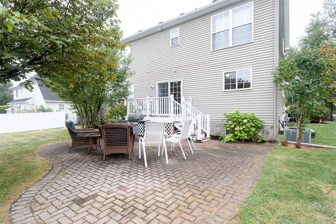 8 Westhampton, Geneseo, New York 14454, Geneseo, New York 14454, 4 Bedrooms Bedrooms, 7 Rooms Rooms,3 BathroomsBathrooms,Residential,For Sale,8 Westhampton, Geneseo, New York 14454,R1632067