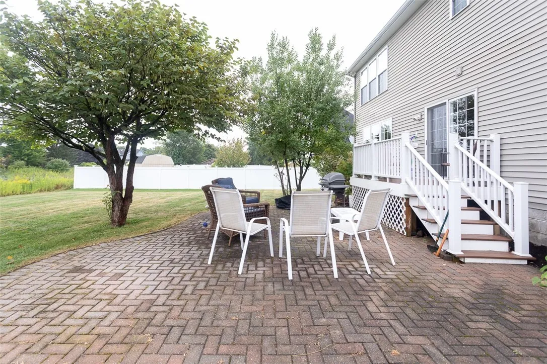 8 Westhampton, Geneseo, New York 14454, Geneseo, New York 14454, 4 Bedrooms Bedrooms, 7 Rooms Rooms,3 BathroomsBathrooms,Residential,For Sale,8 Westhampton, Geneseo, New York 14454,R1632067
