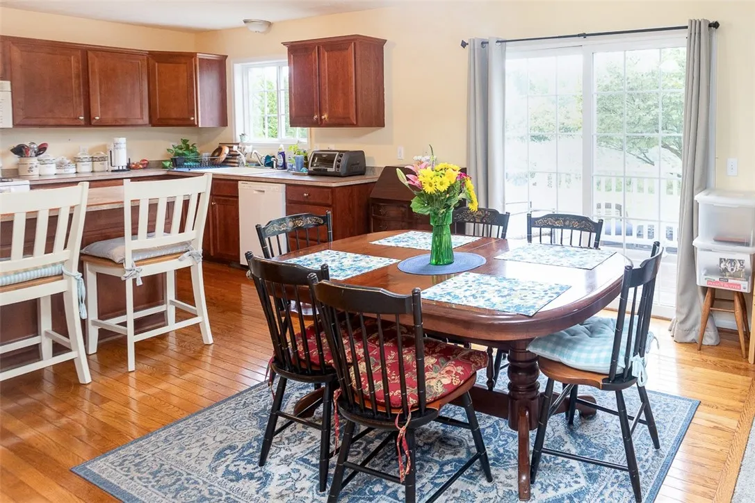 8 Westhampton, Geneseo, New York 14454, Geneseo, New York 14454, 4 Bedrooms Bedrooms, 7 Rooms Rooms,3 BathroomsBathrooms,Residential,For Sale,8 Westhampton, Geneseo, New York 14454,R1632067