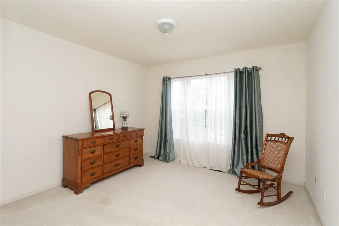 8 Westhampton, Geneseo, New York 14454, Geneseo, New York 14454, 4 Bedrooms Bedrooms, 7 Rooms Rooms,3 BathroomsBathrooms,Residential,For Sale,8 Westhampton, Geneseo, New York 14454,R1632067