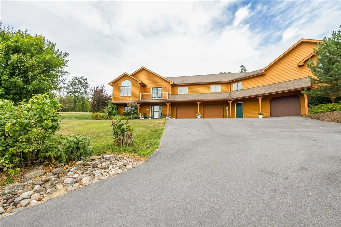 4 Old Meadow Court, Livonia, New York 14487, Livonia, New York 14487, 5 Bedrooms Bedrooms, 6 Rooms Rooms,3 BathroomsBathrooms,Residential,For Sale,4 Old Meadow Court, Livonia, New York 14487,R1632123