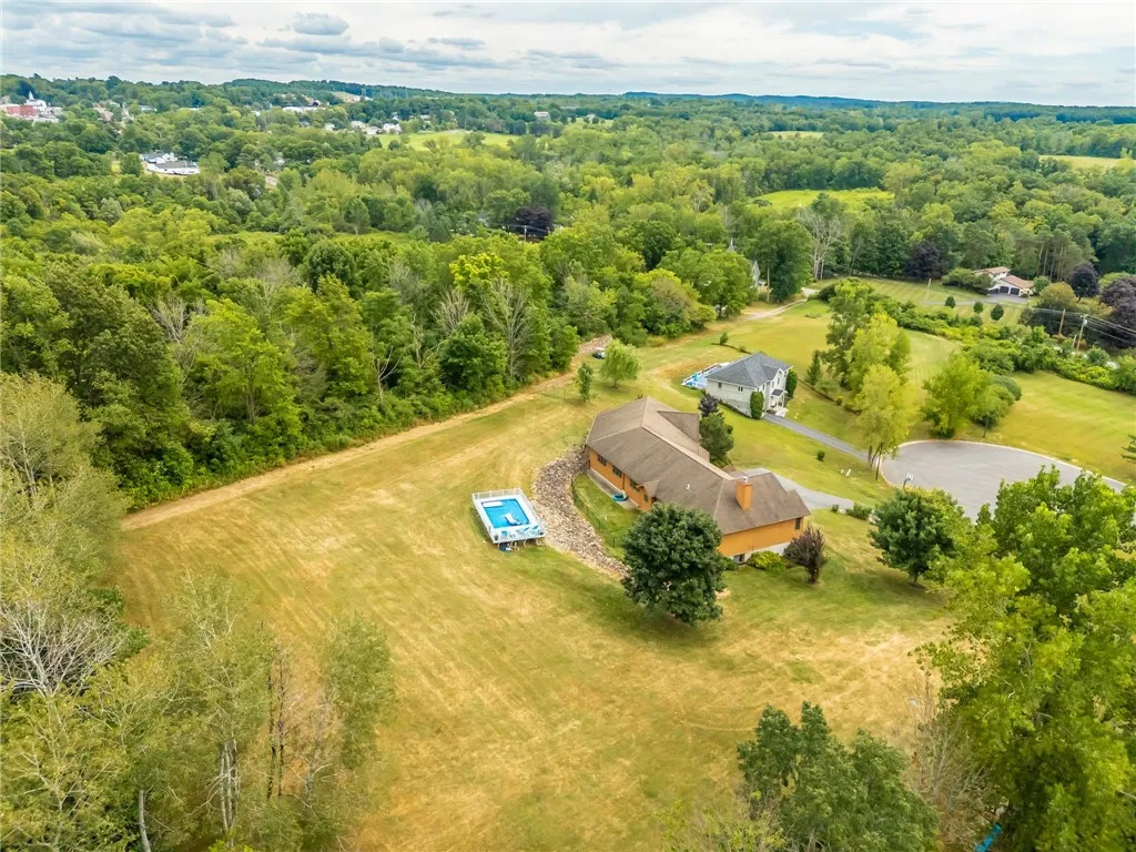 4 Old Meadow Court, Livonia, New York 14487, Livonia, New York 14487, 5 Bedrooms Bedrooms, 6 Rooms Rooms,3 BathroomsBathrooms,Residential,For Sale,4 Old Meadow Court, Livonia, New York 14487,R1632123