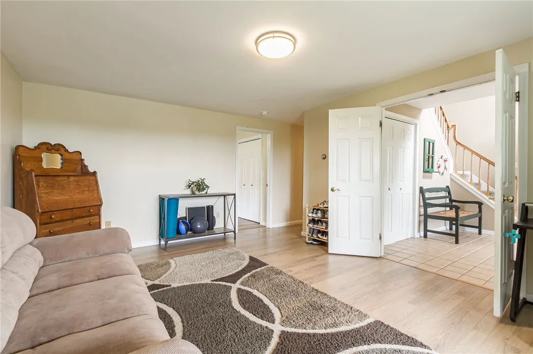 4 Old Meadow Court, Livonia, New York 14487, Livonia, New York 14487, 5 Bedrooms Bedrooms, 6 Rooms Rooms,3 BathroomsBathrooms,Residential,For Sale,4 Old Meadow Court, Livonia, New York 14487,R1632123